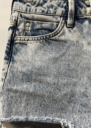 Kadın Mavi Batik Desenli Bol Kesim Denim Şort