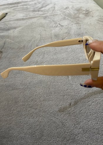 Bej Minimalist Kadın Güneş Gözlüğü - Görsel 2