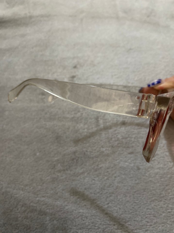 Şeffaf Çerçeveli Kırmızı Kadın Güneş Gözlüğü - Görsel 3