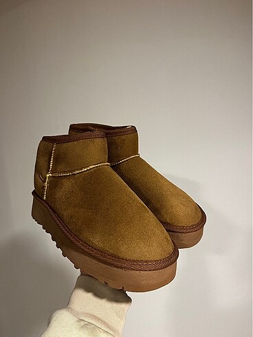 UGG TABA İÇİ TÜYLÜ MİNİ BOY