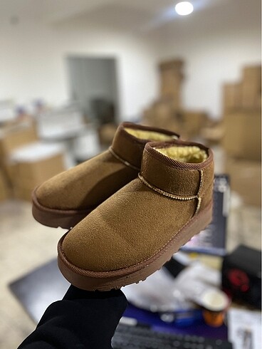 37 Beden UGG TABA İÇİ TÜYLÜ MİNİ BOY