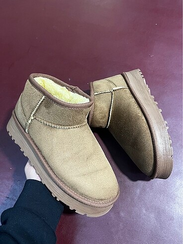 Ugg UGG İÇİ TÜYLÜ MİNİ BOY BOT