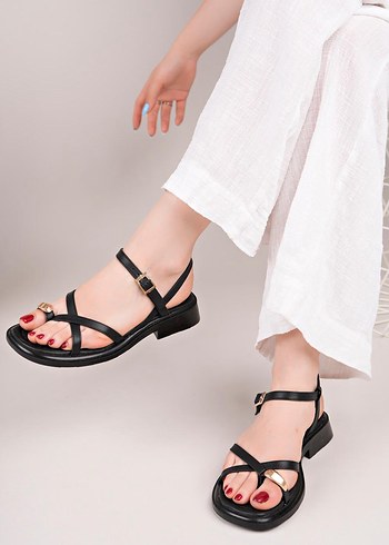 Kadın Siyah Minimalist Tokalı Sandalet