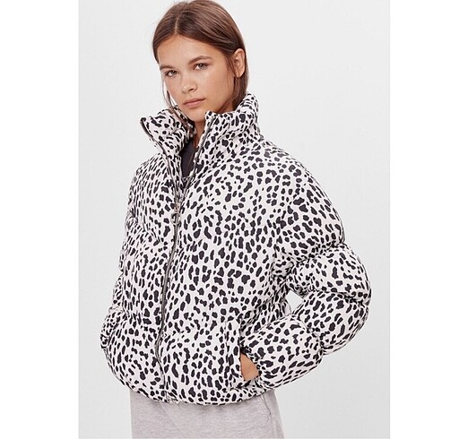Leopar desenli şapkasız bayan şişme mont