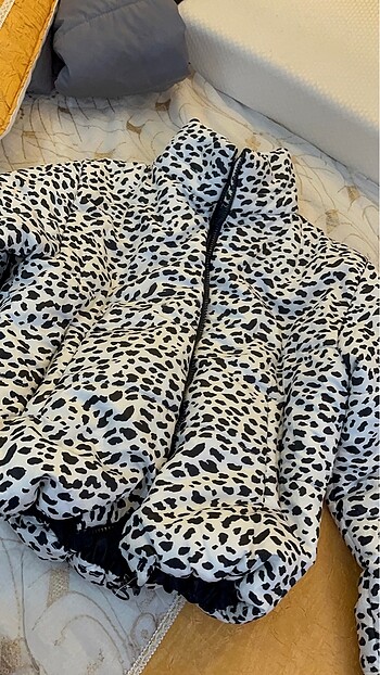 Bershka Leopar desenli kısa mont