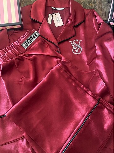 m Beden bordo Renk VICTORIAS SECRET