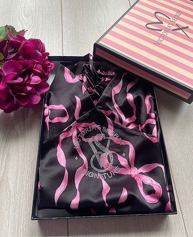 xl Beden siyah Renk VİCTORİAS SECRET