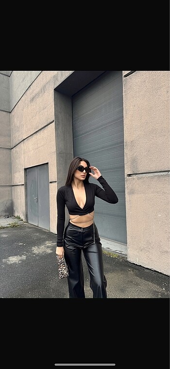 Zara TAŞ DETAYLI CROP BLUZ