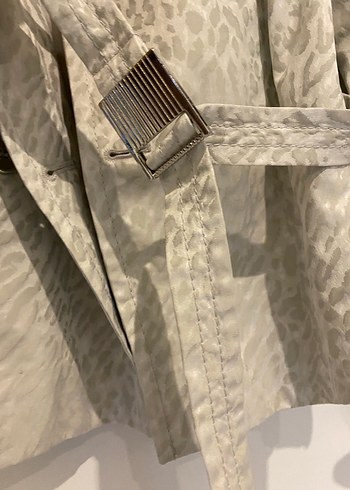 Network Gri Desenli Kemerli Midi Trençkot - Görsel 3