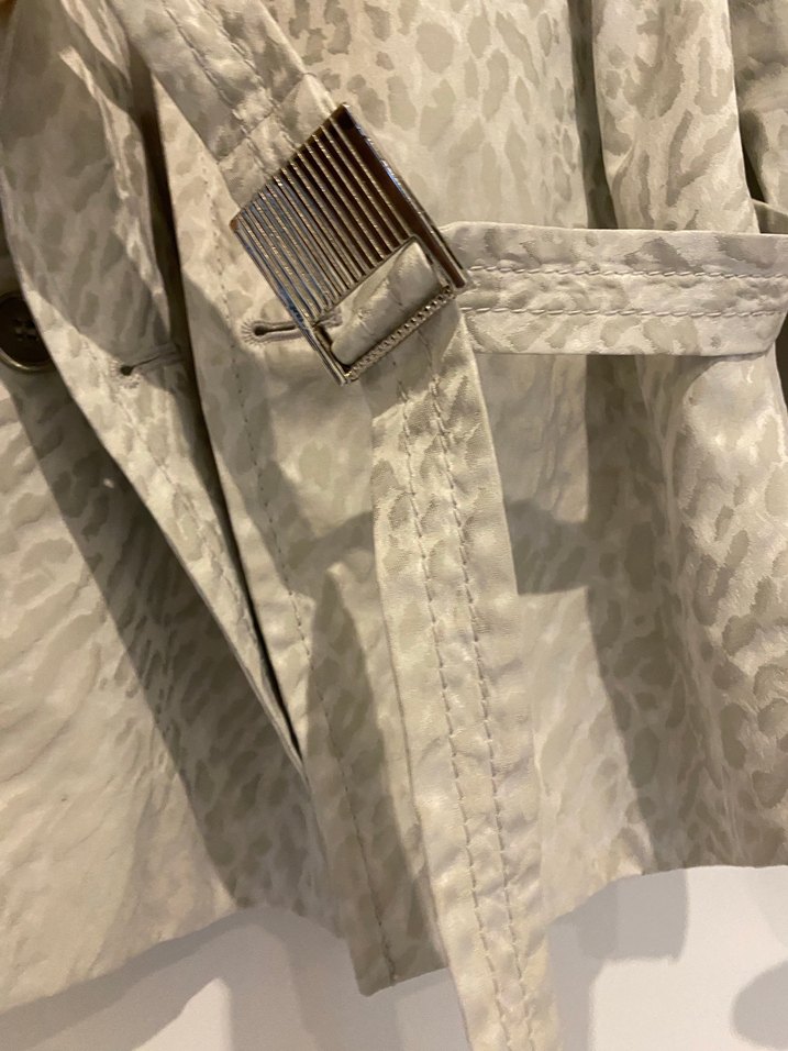 Network Gri Desenli Kemerli Midi Trençkot - Görsel 3