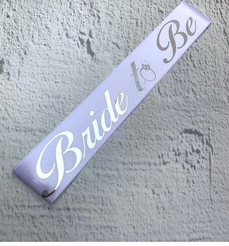 Tasarımcı Bride taşlı taç, Bride to be yazısı ve çiçek