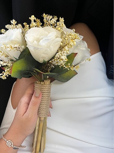 Beden Bride taşlı taç, Bride to be yazısı ve çiçek