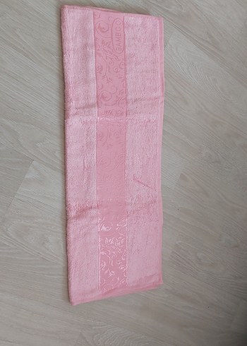 Havlu boy 1.mt 41.stm. eni 70. stm. renk pembe