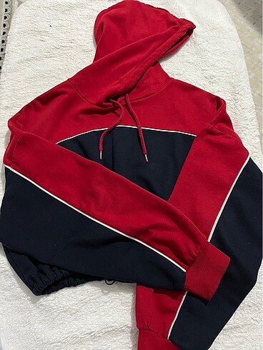 H&M marka M beden kırmızı lacivert sweat