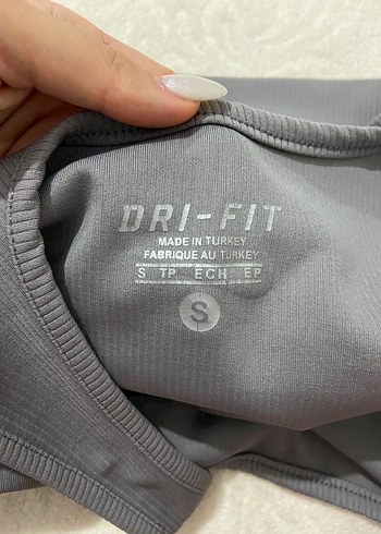 Gri Nike Spor Crop Top - Görsel 2