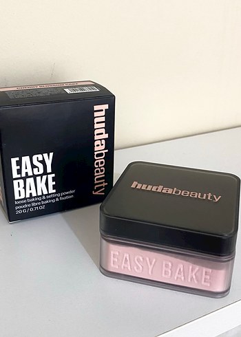 Huda Beauty Easy Bake Sabitleyici Pudra Cherry Blossom - Görsel 3