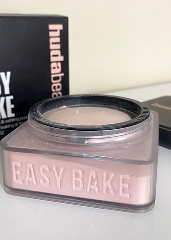 Huda Beauty Easy Bake Sabitleyici Pudra Cherry Blossom - Görsel 4