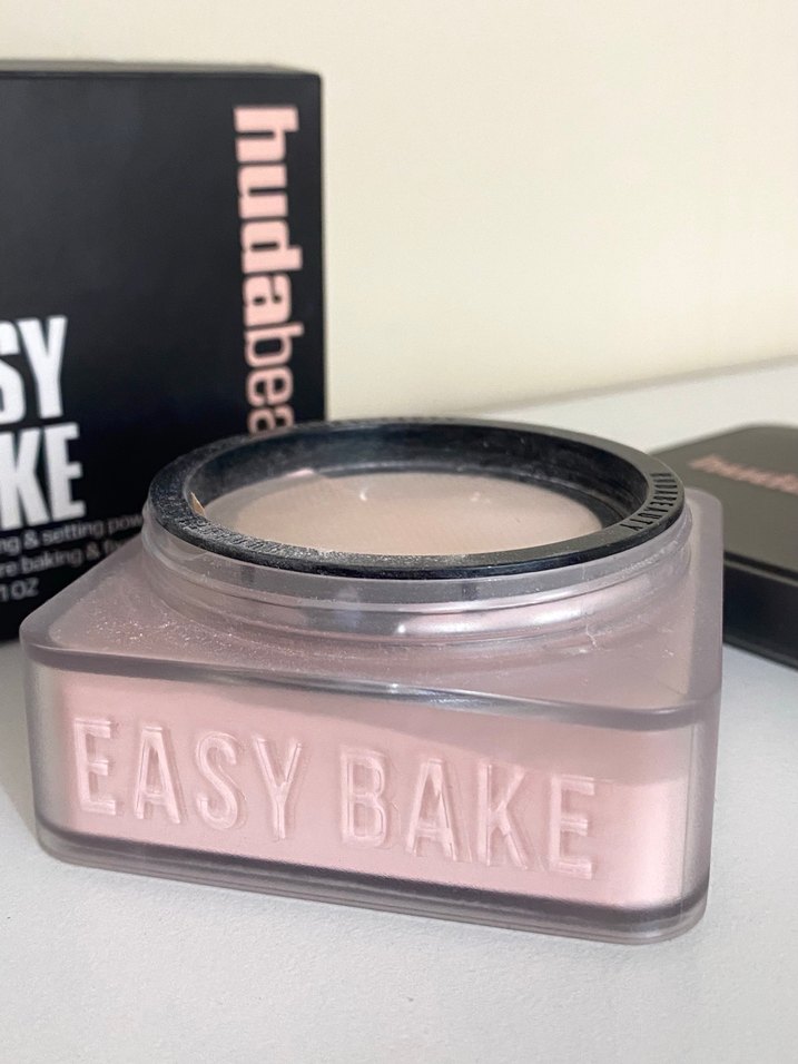 Huda Beauty Easy Bake Sabitleyici Pudra Cherry Blossom - Görsel 4