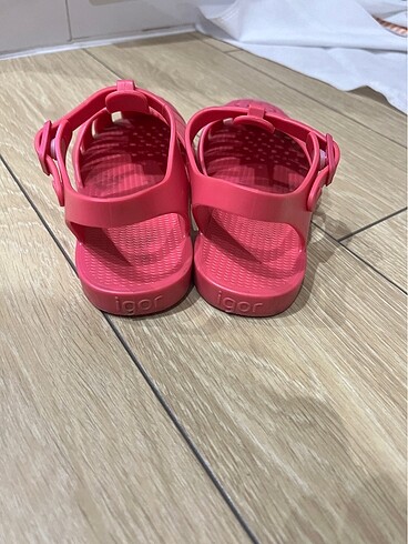 27 Beden pembe Renk İgor pembe sandalet