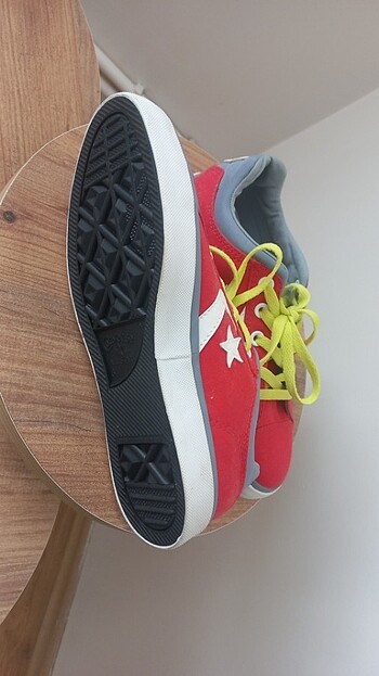39 Beden kırmızı Renk Converse ayakkabı 