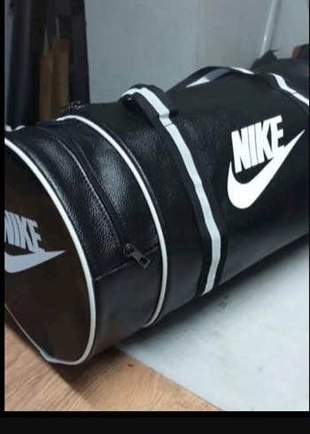 Nike Siyah Fermuarlı Spor Çantası