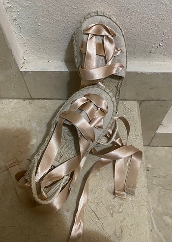 Bej Fiyonklu - Görsel 2