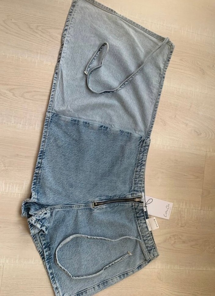 Gevşek Kesim Kemerli Mini Kot Şort - Görsel 5