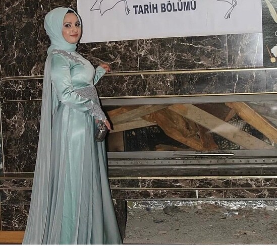 Mine yeşili abiye.