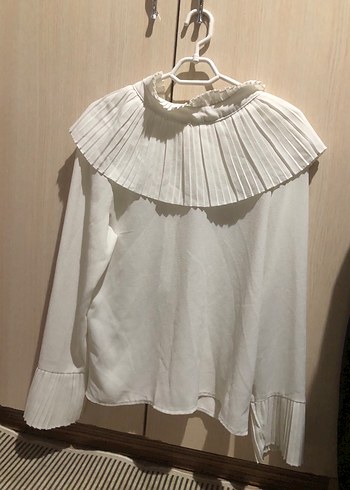 Pileli Yaka Detaylı Beyaz bluz - Görsel 2