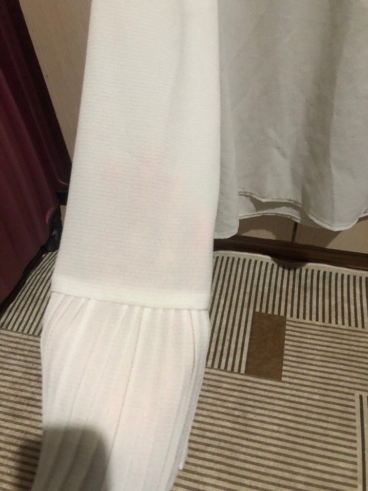 Pileli Yaka Detaylı Beyaz bluz - Görsel 5