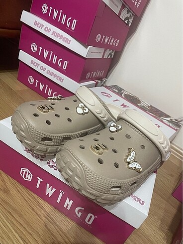 Diğer Süslü Crocs Terlik
