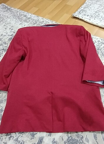 Kırmızı Ceket - Görsel 2