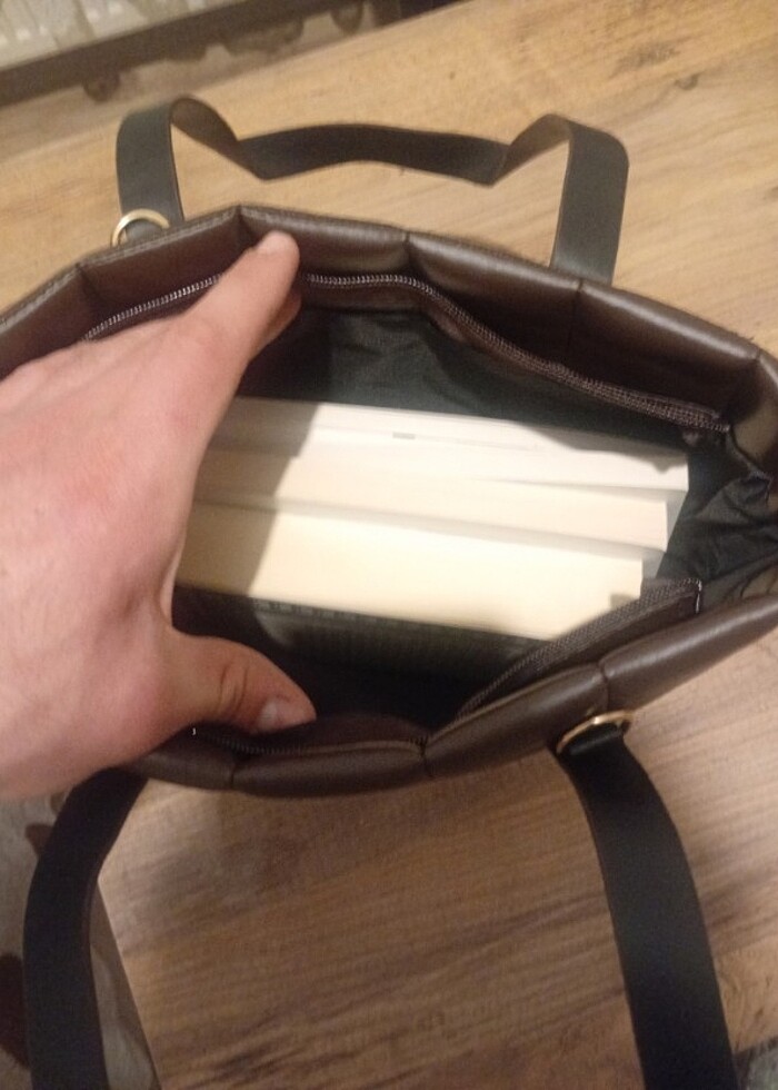 Geniş hacimli kol çantası  - Görsel 3