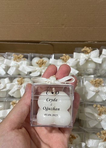 Çiçek Beyaz Fiyonk Detaylı Bubble Mum Hediyelik