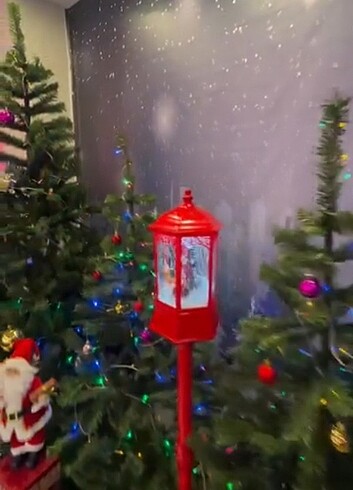 Çam ağacı.susleri ve Noel baba