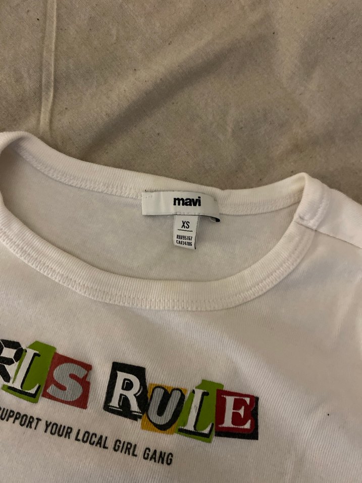 Beyaz Kısa Kollu Baskılı Kadın Tişört - Görsel 2