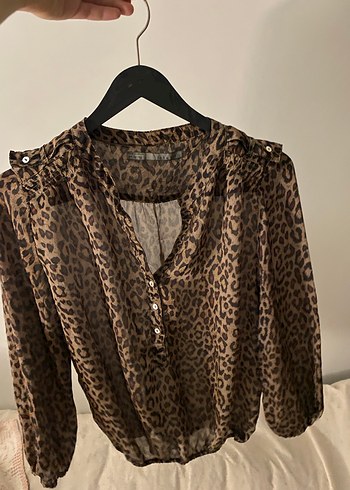 Leopar Desenli V Yaka Kadın Gömlek - Görsel 2