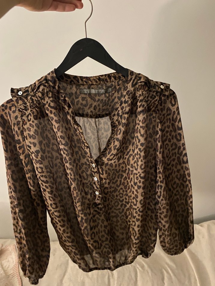 Leopar Desenli V Yaka Kadın Gömlek - Görsel 2