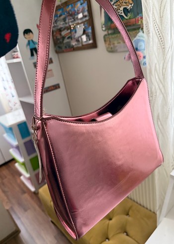 Parlak Pembe Deri Kadın Çanta - Görsel 4
