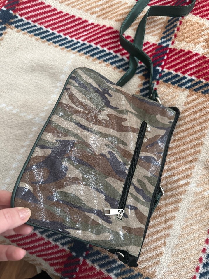 Deri Kamuflaj Desenli Fermuarlı Kadın Çanta - Görsel 4