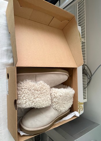 Pegia Beyaz Kürklü Bot - Görsel 3