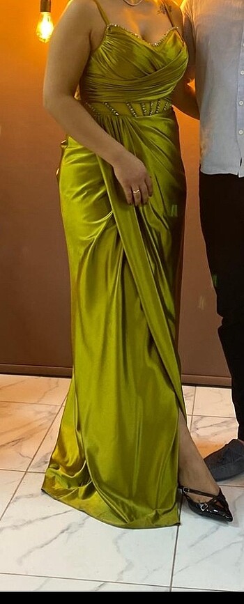 YağYeşil saten abiye - Görsel 2