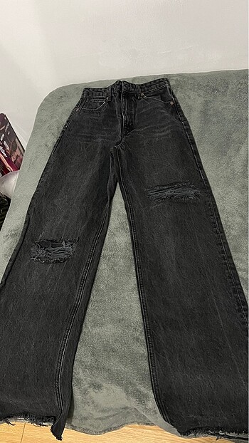 Zara yırtık jean