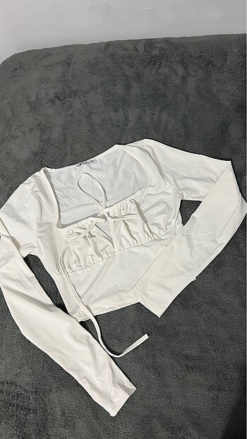 Göğüs dekolteli body