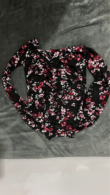 Bershka Çiçekli body bluz