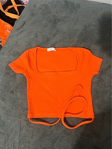 Crop body turuncu