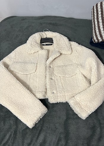Zara Beyaz Kısa Peluş Kadın Ceket