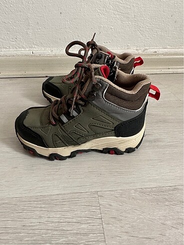 Erkek çocuk bot - Görsel 3