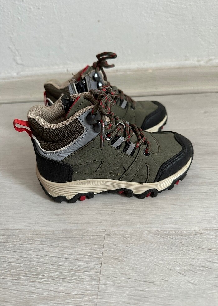 Erkek çocuk bot - Görsel 2