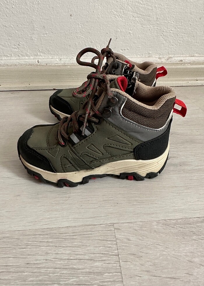 Erkek çocuk bot - Görsel 3